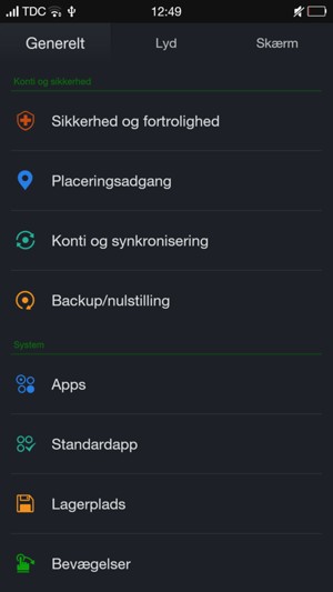 Scroll til og vælg Konti og synkronisering