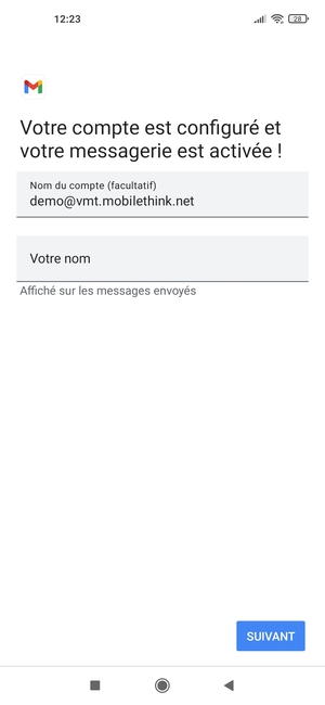 Donnez un nom à votre compte et saisissez votre nom. Sélectionnez SUIVANT