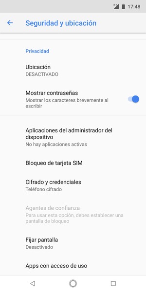 Desplácese y seleccione Bloqueo de tarjeta SIM