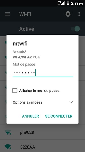 Saisissez le mot de passe du Wi-Fi et sélectionnez SE CONNECTER