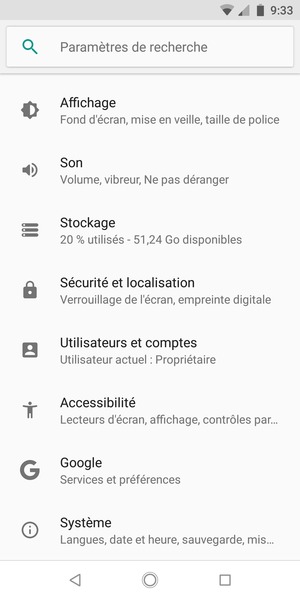 Faites défiler et sélectionnez Utilisateurs et comptes