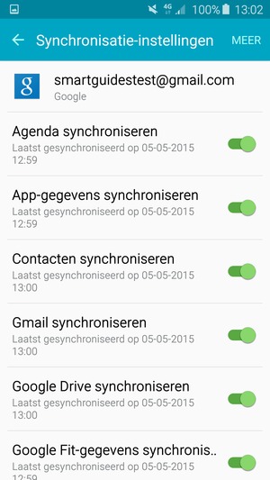 Selecteer de Menu-knop of selecteer MEER