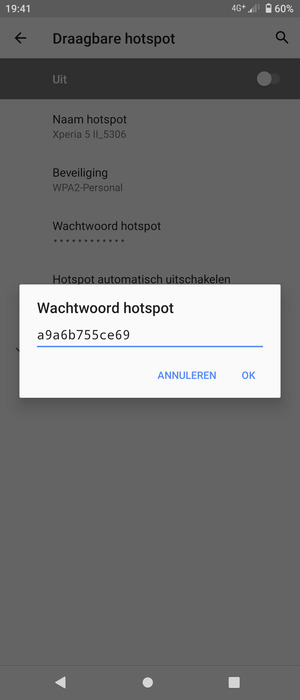 Voer een wachtwoord van een WiFi-hotspot in van ten minste 8 tekens en selecteer OK