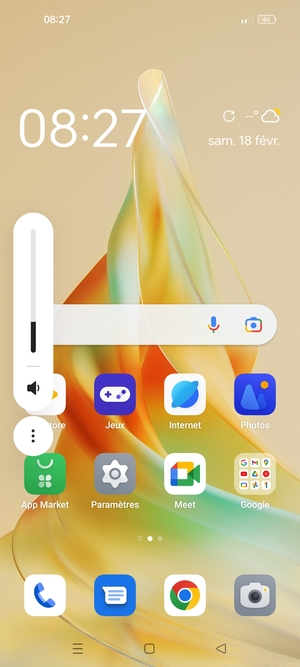 Maintenir appuyé pour baisser le volume au niveau requis