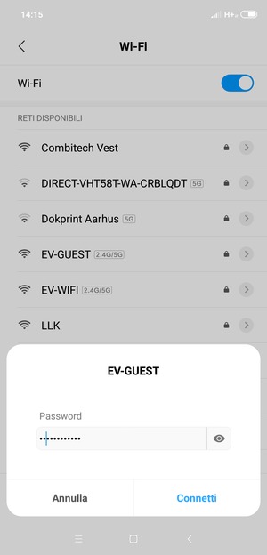 Inserisci la password del Wi-Fi e seleziona Connetti