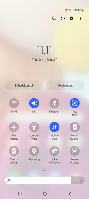 Vælg Menu knappen