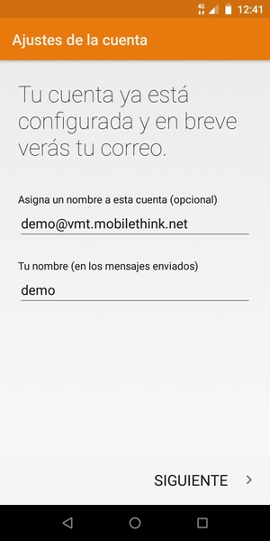 Déle a su cuenta un nombre y escriba su nombre. Seleccione SIGUIENTE