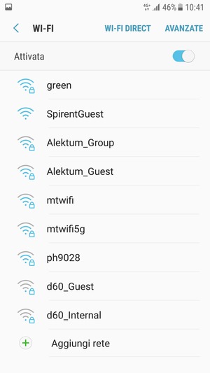 Seleziona la rete wireless a cui desideri connetterti