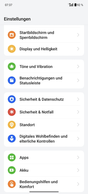 Scrollen Sie und wählen Sie Sicherheit & Datenschutz