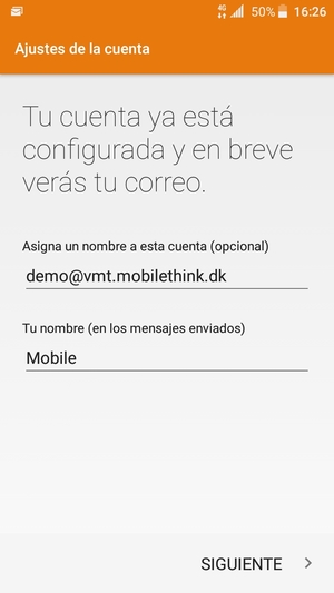 Déle a su cuenta un nombre y escriba su nombre. Seleccione SIGUIENTE