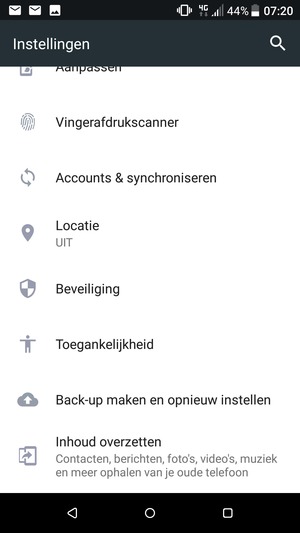 Keer terug naar het Instellingen menu en selecteer Accounts & synchroniseren