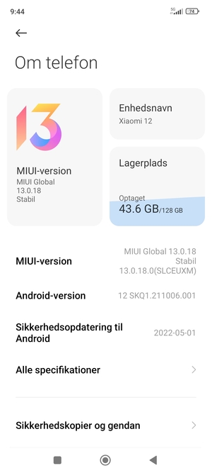 Scroll til og vælg Sikkerhedskopier og gendan