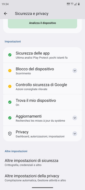 Per cambiare il PIN della scheda SIM, vai al menu Sicurezza e privacy e scorri e seleziona Altre impostazioni di sicurezza