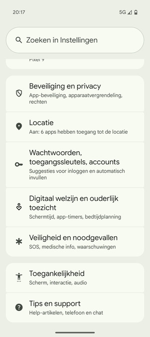 Scroll naar en selecteer Wachtwoorden, toegangssleutels, accounts
