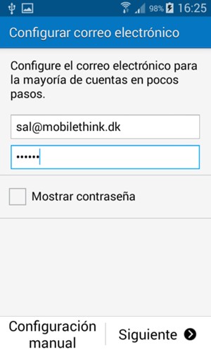 Introduzca su dirección de correo electrónico de Gmail o Hotmail y su contraseña. Seleccione Siguiente