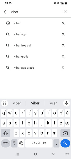 Indtast navnet på appen og vælg Søg