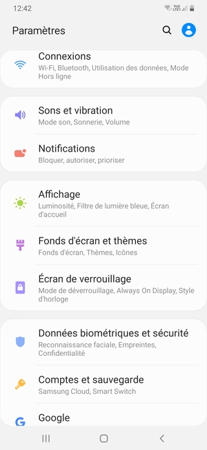 Faites défiler et sélectionnez Comptes et sauvegarde