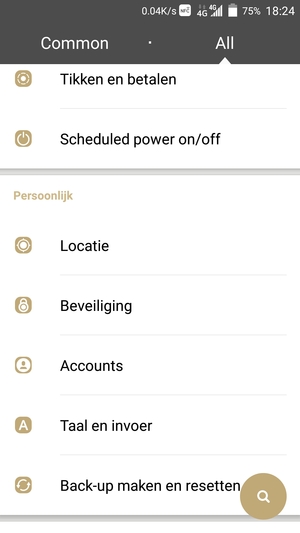 Scroll naar en selecteer Accounts