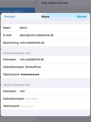 Voer e-mailgegevens voor SERVER UITGAANDE POST in en selecteer Bewaar