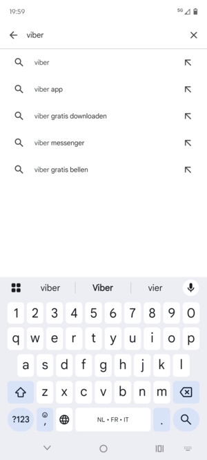 Voer de app-naam in en selecteer Zoeken