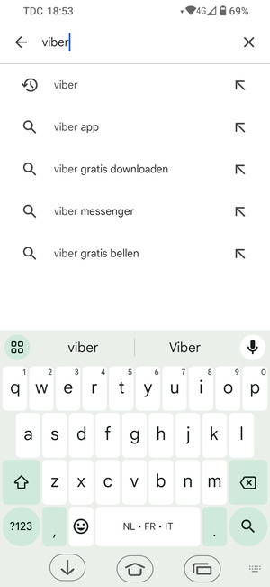 Voer de app-naam in en selecteer Zoeken