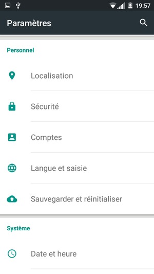 Faites défiler et sélectionnez Comptes