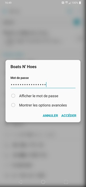 Saisissez le mot de passe du Wi-Fi et sélectionnez ACCÉDER