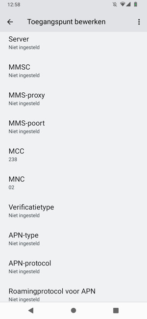 Scroll naar beneden en voer internetgegevens in