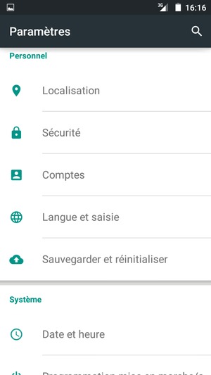 Retournez au menu Paramètres et sélectionnez Comptes