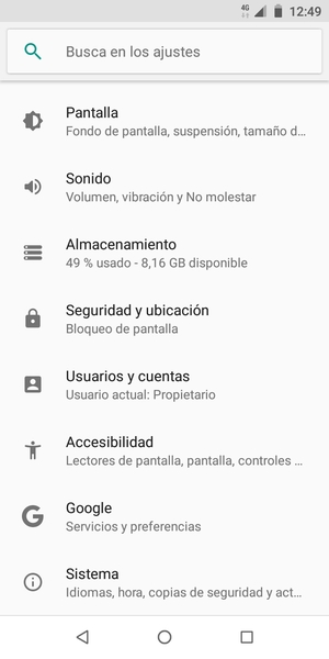 Desplácese y seleccione Usuarios y cuentas