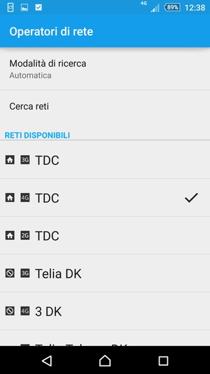 Seleziona un operatore di rete dall'elenco