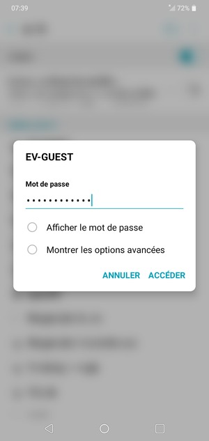 Saisissez le mot de passe du Wi-Fi et sélectionnez ACCÉDER