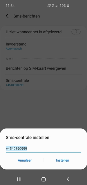 Voer het Sms-centrale nummer in en selecteer Instellen