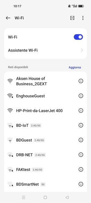 Seleziona la rete wireless a cui desideri connetterti