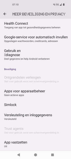 Scroll naar en selecteer Simlock