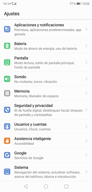 Desplácese y seleccione Usuarios y cuentas