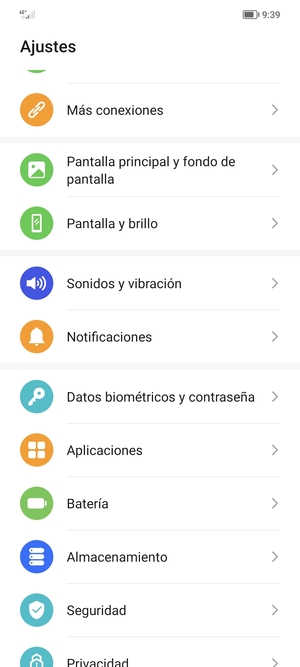Para activar su bloqueo de pantalla, vaya al menú Ajustes y seleccione Datos biométricos y contraseña