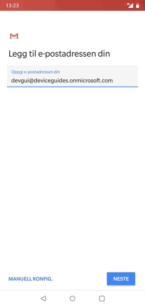 Skriv inn e-postadresse og velg MANUELL KONFIG.
