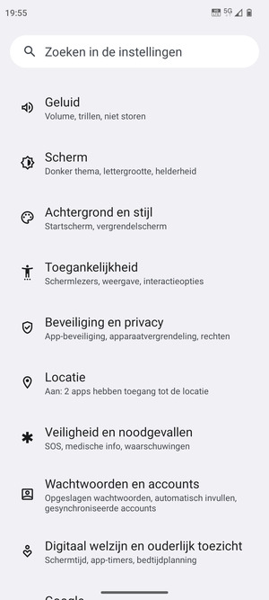 Scroll naar en selecteer Beveiliging en privacy