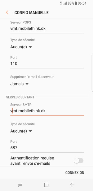 Désactiver Authentification requise avant l'envoi d'e-mails  et sélectionnez CONNEXION