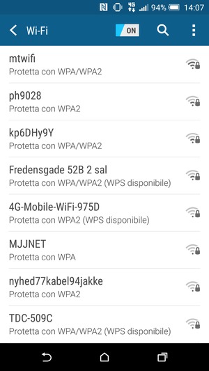 Seleziona la rete wireless a cui desideri connetterti