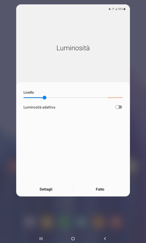 Attiva Luminosità adattiva e seleziona Fatto