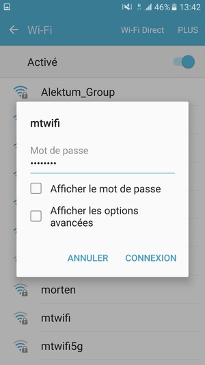 Saisissez le mot de passe du Wi-Fi et sélectionnez CONNEXION