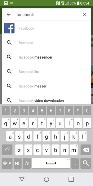 Voer de app-naam in en selecteer Zoek
