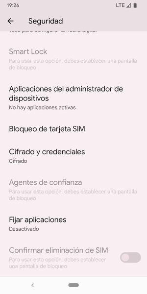 Desplácese y seleccione Bloqueo de tarjeta SIM