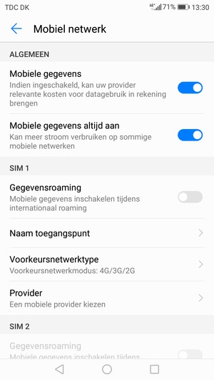 Scroll naar SIM 1 of SIM 2 en selecteer Naam toegangspunt