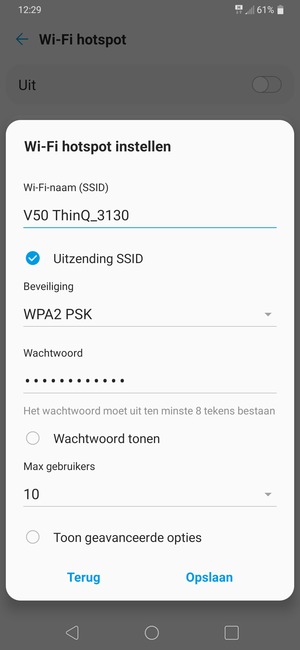 Voer een wachtwoord van een WiFi-hotspot in van ten minste 8 tekens en selecteer Opslaan