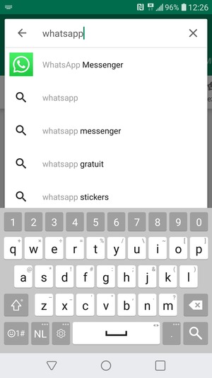 Voer de app-naam in en selecteer Zoeken