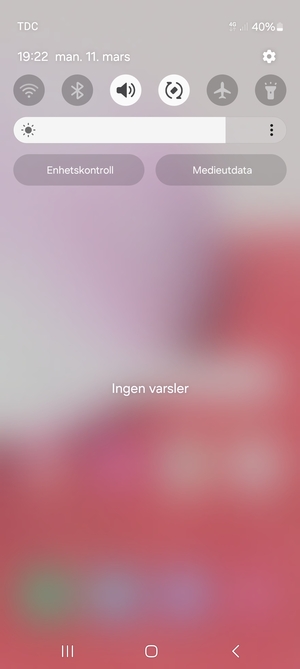 Dra ned toppmenyen igjen