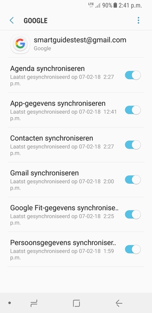 Zorg ervoor dat Contacten synchroniseren geselecteerd is